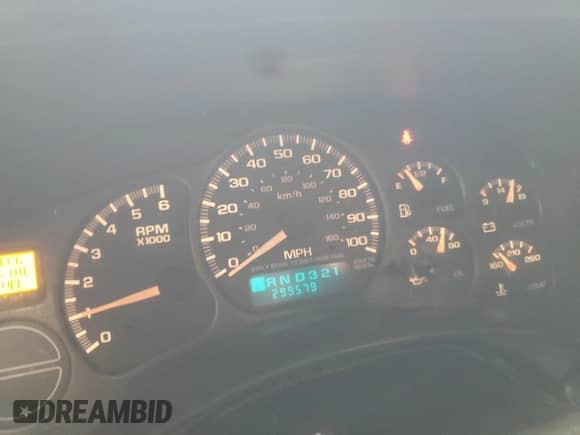 2002 Chevrolet Silverado 1500 LS with VIN 2GCEC19V121139126, listed as a Copart auction lot 89691745 with 299,579 mi miles and Salvage title. Bid and sale history available at DreamBid. Image 9.