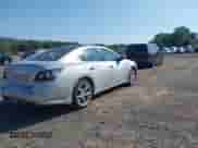 2014 Nissan Maxima SV z VIN 1N4AA5APXEC487987, wystawiony jako IAAI lot #42965512 z przebiegiem 224 110 mil mil oraz . Historia ofert i sprzedaży dostępna na DreamBid. Obrazek 4.