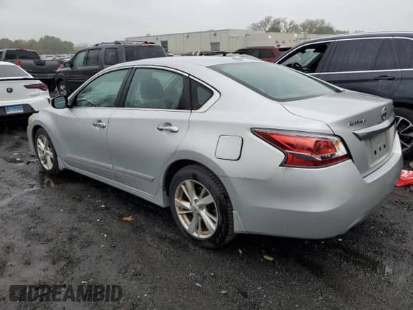 2015 Nissan Altima SV с VIN 1N4AL3APXFC198088, выставлен на аукционе Copart как лот 85904345 с пробегом 161 262 миль миль и Списание • Salvage title. История ставок и продаж доступна на DreamBid. Изображение 2.