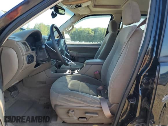 2003 Ford Explorer XLT with VIN 1FMZU63W53ZB16224, listed as a Copart auction lot 84606165 with 325,898 mi miles and Clean title. Bid and sale history available at DreamBid. Image 7.