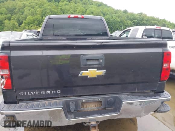 2014 Chevrolet Silverado 1500 Work Truck z VIN 1GCNKPEC6EZ296723, wystawiony jako IAAI lot #42336207 z przebiegiem 247 718 mil mil oraz . Historia ofert i sprzedaży dostępna na DreamBid. Obrazek 16.