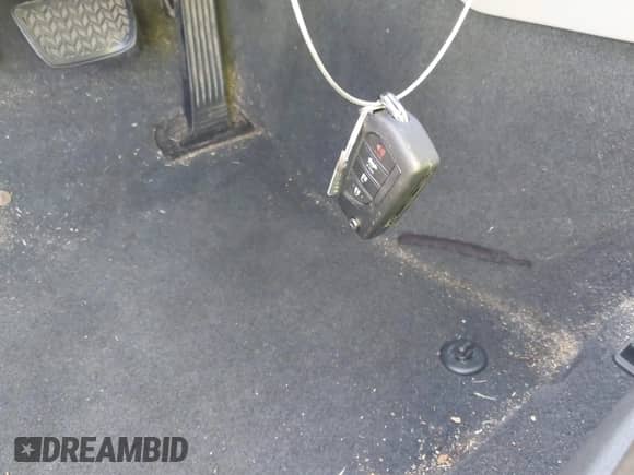 2020 Toyota Camry LE z VIN 4T1C11AKXLU922557, wystawiony jako IAAI lot #43231937 z przebiegiem 99 903 mil mil oraz . Historia ofert i sprzedaży dostępna na DreamBid. Obrazek 11.