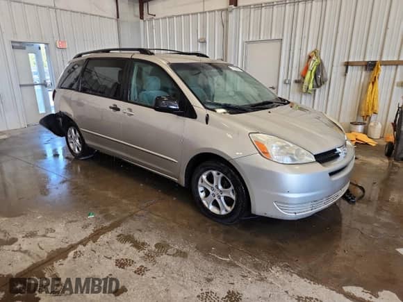 2005 Toyota Sienna LE with VIN 5TDBA23C75S043164, listed as a Copart auction lot 71073695 with 232,987 mi miles and Non repairable. Bid and sale history available at DreamBid. Image 4.