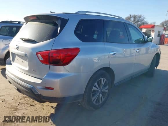 2018 Nissan Pathfinder S with VIN 5N1DR2MN8JC609390, listed as a IAAI auction lot 41113373 with 118,933 mi miles and . Bid and sale history available at DreamBid. Image 4.