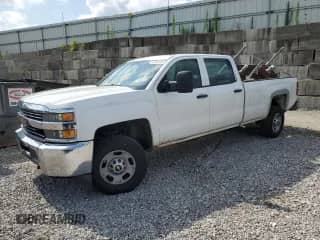 2015 Chevrolet Silverado 2500HD Work Truck z VIN 1GC1KUEG9FF103421, wystawiony jako Copart lot #65182885 z przebiegiem 155 513 mil mil oraz Szkoda całkowita • Salvage title. Historia ofert i sprzedaży dostępna na DreamBid. Obrazek 1.