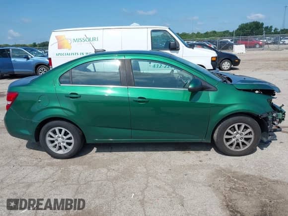 2018 Chevrolet Sonic LT с VIN 1G1JD5SH7J4127873, выставлен на аукционе IAAI как лот 42547888 с пробегом 71 517 миль миль и . История ставок и продаж доступна на DreamBid. Изображение 13.