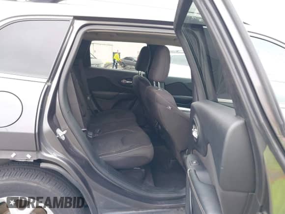 2016 Jeep Cherokee Latitude с VIN 1C4PJMCS4GW270680, выставлен на аукционе IAAI как лот 43198851 с пробегом 97 156 миль миль и . История ставок и продаж доступна на DreamBid. Изображение 8.