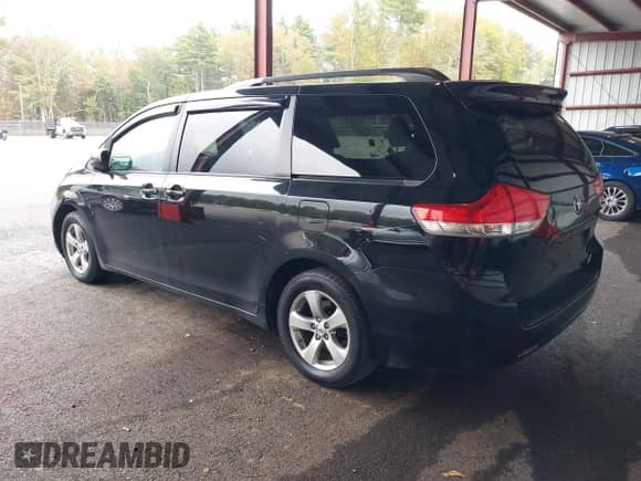 2011 Toyota Sienna XLE with VIN 5TDDK3DC4BS029809, listed as a IAAI auction lot 42996747 with 212,929 mi miles and . Bid and sale history available at DreamBid. Image 3.