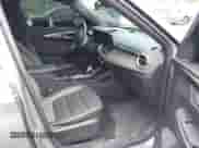 2025 Chevrolet TrailBlazer ACTIV z VIN KL79MSSL4SB104364, wystawiony jako IAAI lot #42217302 z przebiegiem 4 637 mil mil oraz . Historia ofert i sprzedaży dostępna na DreamBid. Obrazek 5.