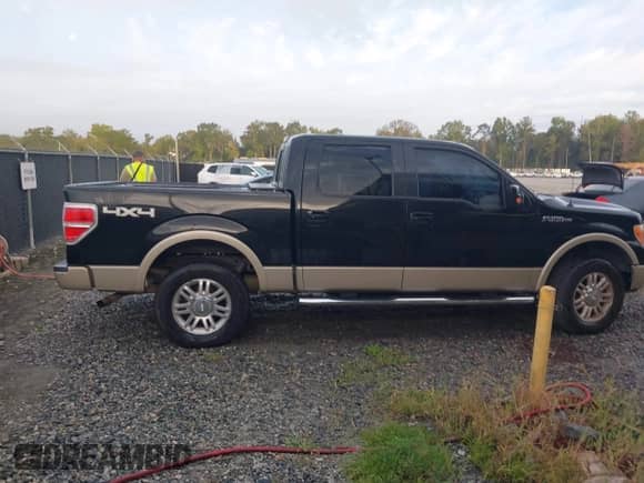 2010 Ford F-150 XL z VIN 1FTFW1EV0AFB22987, wystawiony jako IAAI lot #43413056 z przebiegiem 257 866 mil mil oraz . Historia ofert i sprzedaży dostępna na DreamBid. Obrazek 13.