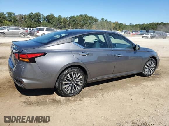 2024 Nissan Altima SV with VIN 1N4BL4DV4RN371844, listed as a Copart auction lot 87033695 with 47,520 mi miles and Clean title. Bid and sale history available at DreamBid. Image 3.