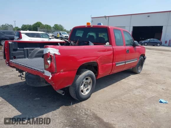 2005 Chevrolet Silverado 1500 Work Truck z VIN 1GCEC19X15Z309756, wystawiony jako IAAI lot #42232258 z przebiegiem Nie podano mil oraz . Historia ofert i sprzedaży dostępna na DreamBid. Obrazek 4.