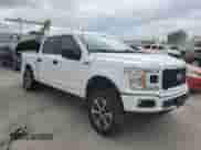 2019 Ford F-150 XL z VIN 1FTEW1E40KKE93000, wystawiony jako Copart lot #65140535 z przebiegiem 135 496 mil mil oraz Szkoda całkowita • Salvage title. Historia ofert i sprzedaży dostępna na DreamBid. Obrazek 4.
