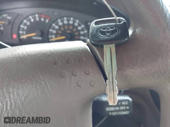 2002 Toyota Tundra SR5 с VIN 5TBRN34122S313900, выставлен на аукционе IAAI как лот 43481700 с пробегом 314 396 миль миль и . История ставок и продаж доступна на DreamBid. Изображение 11.