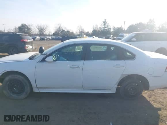 2011 Chevrolet Impala Police Police с VIN 2G1WD5EM0B1260972, выставлен на аукционе IAAI как лот 41772780 с пробегом 82 957 миль миль и . История ставок и продаж доступна на DreamBid. Изображение 14.