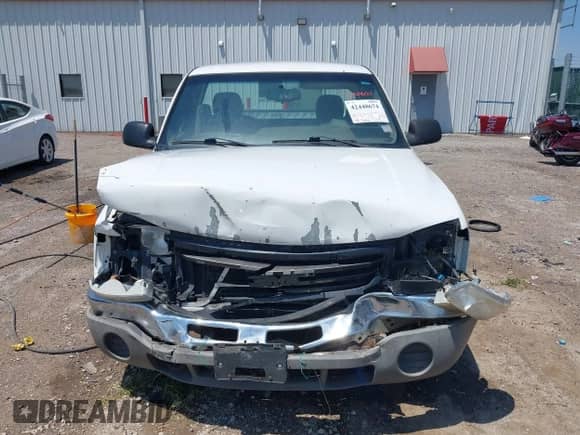 2007 GMC Sierra 1500 Work Truck z VIN 3GTEC14X07G163800, wystawiony jako IAAI lot #42448674 z przebiegiem 294 646 mil mil oraz . Historia ofert i sprzedaży dostępna na DreamBid. Obrazek 12.