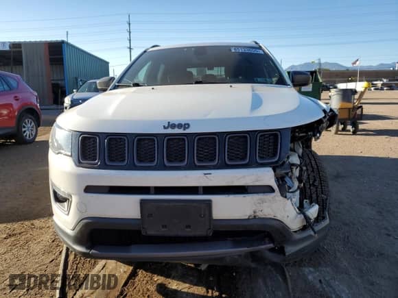 2021 Jeep Compass 80th Anniversary with VIN 3C4NJDEB5MT570623, listed as a Copart auction lot 85133655 with 56,952 mi miles and Salvage title. Bid and sale history available at DreamBid. Image 5.