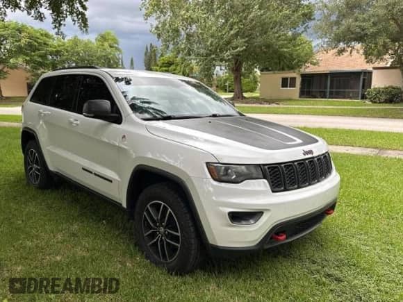 2018 Jeep Grand Cherokee Trailhawk с VIN 1C4RJFLG0JC221355, выставлен на аукционе Copart как лот 83870215 с пробегом 113 506 миль миль и Чистый • Clean title. История ставок и продаж доступна на DreamBid. Изображение 1.