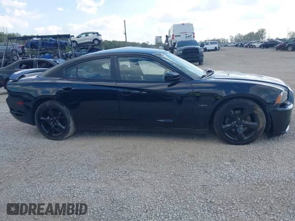 2013 Dodge Charger RT Max z VIN 2C3CDXCT6DH677821, wystawiony jako IAAI lot #43294193 z przebiegiem 196 530 mil mil oraz . Historia ofert i sprzedaży dostępna na DreamBid. Obrazek 14.