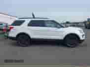 2018 Ford Explorer XLT z VIN 1FM5K8DH9JGC06811, wystawiony jako IAAI lot #43537534 z przebiegiem 135 099 mil mil oraz . Historia ofert i sprzedaży dostępna na DreamBid. Obrazek 13.