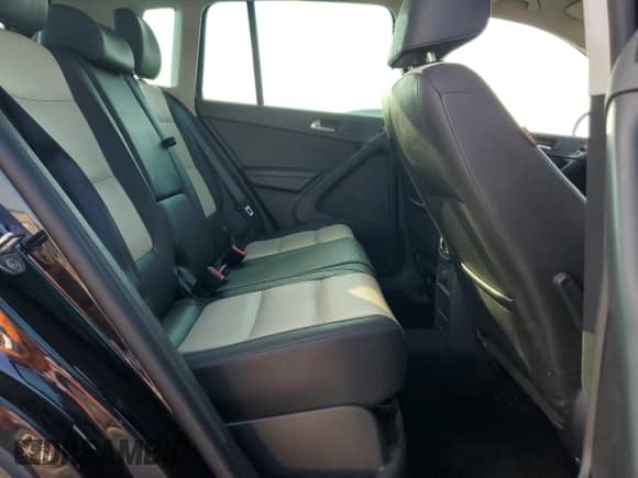 2017 Volkswagen Tiguan Wolfsburg Edition с VIN WVGRV7AX2HK012658, выставлен на аукционе Copart как лот 81347325 с пробегом 162 499 миль миль и Чистый • Clean title. История ставок и продаж доступна на DreamBid. Изображение 11.