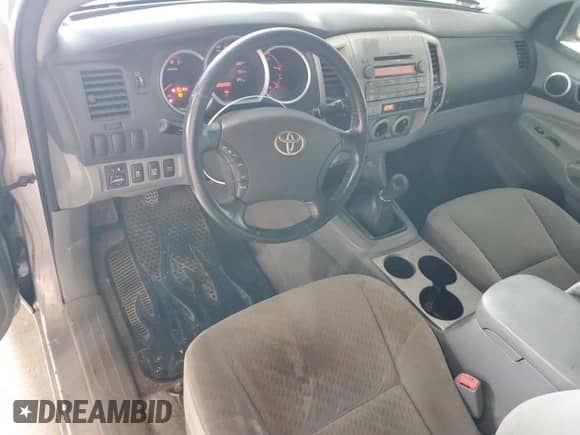 2010 Toyota Tacoma z VIN 5TEUX4EN7AZ671885, wystawiony jako Copart lot #61454095 z przebiegiem 192 000 mil mil oraz Szkoda całkowita • Salvage title. Historia ofert i sprzedaży dostępna na DreamBid. Obrazek 8.