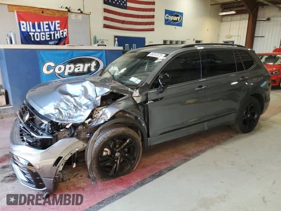 2024 Volkswagen Tiguan SE R-Line Black с VIN 3VV8B7AX5RM226953, выставлен на аукционе Copart как лот 85267075 с пробегом 8 737 миль миль и Списание • Salvage title. История ставок и продаж доступна на DreamBid. Изображение 1.