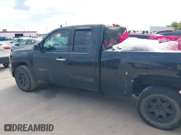 2013 Chevrolet Silverado 1500 LS with VIN 1GCRCREAXDZ412108, listed as a IAAI auction lot 43402410 with 180,302 mi miles and . Bid and sale history available at DreamBid. Image 15.