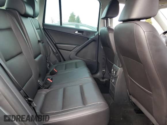 2013 Volkswagen Tiguan SE z VIN WVGAV3AX2DW607051, wystawiony jako Copart lot #44391625 z przebiegiem 61 220 mil mil oraz Szkoda całkowita • Salvage title. Historia ofert i sprzedaży dostępna na DreamBid. Obrazek 12.