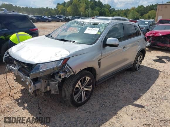 2021 Mitsubishi Outlander ES z VIN JA4APUAU4MU000438, wystawiony jako IAAI lot #43217915 z przebiegiem 63 685 mil mil oraz . Historia ofert i sprzedaży dostępna na DreamBid. Obrazek 17.