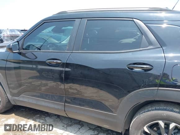 2023 Chevrolet TrailBlazer LT z VIN KL79MPSL1PB157477, wystawiony jako IAAI lot #42346788 z przebiegiem 40 181 mil mil oraz . Historia ofert i sprzedaży dostępna na DreamBid. Obrazek 14.