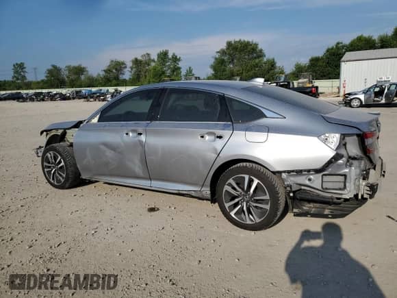 2018 Honda Accord with VIN 1HGCV3F17JA013583, listed as a Copart auction lot 63613705 with 59,266 mi miles and Salvage title. Bid and sale history available at DreamBid. Image 2.