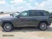 2024 Jeep Grand Cherokee Summit Reserve с VIN 1C4RJHEG0R8554713, выставлен на аукционе IAAI как лот 42999120 с пробегом 10 820 миль миль и . История ставок и продаж доступна на DreamBid. Изображение 14.