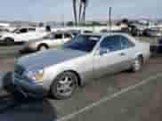 1993 Mercedes-Benz 500 с VIN WDBGA70E2PA135256, выставлен на аукционе Copart как лот 85974174 с пробегом 66 101 миль миль и Списание • Salvage title. История ставок и продаж доступна на DreamBid. Изображение 1.