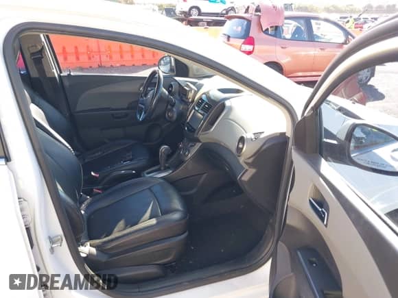 2014 Chevrolet Sonic LTZ с VIN 1G1JE6SB8E4227548, выставлен на аукционе IAAI как лот 43316295 с пробегом 59 646 миль миль и . История ставок и продаж доступна на DreamBid. Изображение 5.