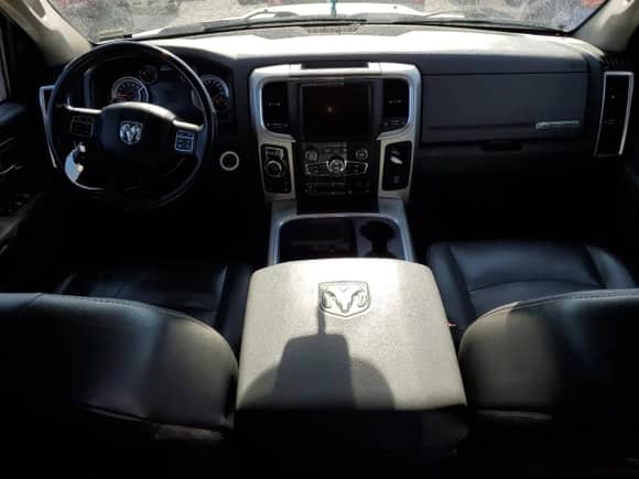 2017 Ram 1500 Big Horn z VIN 1C6RR7LM8HS875838, wystawiony jako Copart lot #64128315 z przebiegiem 113 863 mil mil oraz Szkoda całkowita • Salvage title. Historia ofert i sprzedaży dostępna na DreamBid. Obrazek 8.