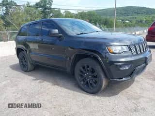 2018 Jeep Grand Cherokee Upland z VIN 1C4RJFAGXJC263843, wystawiony jako IAAI lot #43017495 z przebiegiem 142 416 mil mil oraz . Historia ofert i sprzedaży dostępna na DreamBid. Obrazek 1.