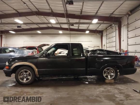 2000 Chevrolet S-10 LS с VIN 1GCCS19WXY8238763, выставлен на аукционе IAAI как лот 42509781 с пробегом 144 893 миль миль и . История ставок и продаж доступна на DreamBid. Изображение 15.
