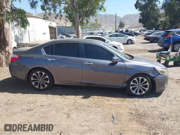 2013 Honda Accord EX z VIN 1HGCR2F79DA055051, wystawiony jako IAAI lot #42499901 z przebiegiem 189 021 mil mil oraz . Historia ofert i sprzedaży dostępna na DreamBid. Obrazek 13.