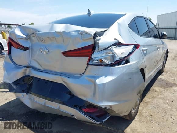 2019 Hyundai Elantra SEL z VIN 5NPD84LFXKH436488, wystawiony jako IAAI lot #42421992 z przebiegiem 92 811 mil mil oraz . Historia ofert i sprzedaży dostępna na DreamBid. Obrazek 6.