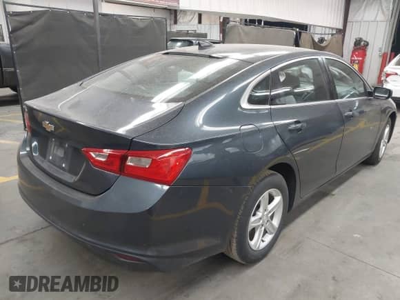 2020 Chevrolet Malibu LS z VIN 1G1ZC5ST2LF126003, wystawiony jako IAAI lot #42867700 z przebiegiem 82 749 mil mil oraz . Historia ofert i sprzedaży dostępna na DreamBid. Obrazek 4.