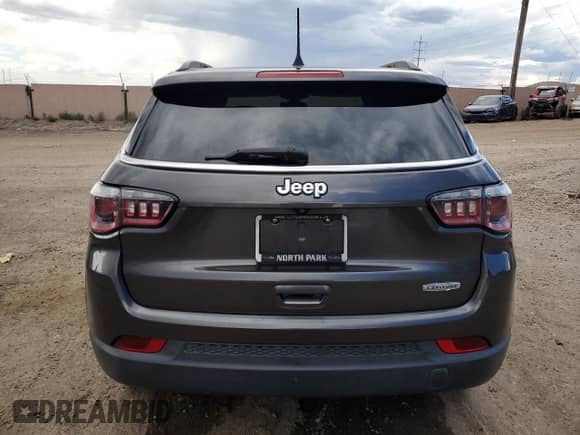 2019 Jeep Compass Latitude z VIN 3C4NJCBB1KT658449, wystawiony jako Copart lot #67523185 z przebiegiem 97 457 mil mil oraz Czysty tytuł • Clean title. Historia ofert i sprzedaży dostępna na DreamBid. Obrazek 6.