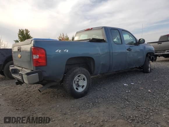 2010 Chevrolet Silverado 2500HD Work Truck z VIN 1GC5KVBG2AZ258931, wystawiony jako Copart lot #75083514 z przebiegiem 121 516 mil mil oraz Szkoda całkowita • Salvage title. Historia ofert i sprzedaży dostępna na DreamBid. Obrazek 3.