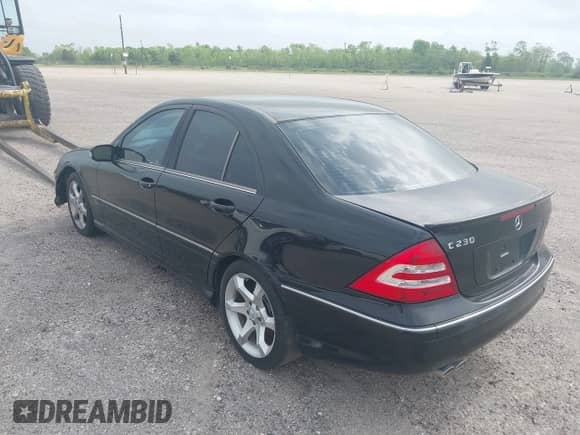 2007 Mercedes-Benz C 230 Sport with VIN WDBRF52H17F905780, listed as a IAAI auction lot 41934997 with 201,961 mi miles and . Bid and sale history available at DreamBid. Image 3.