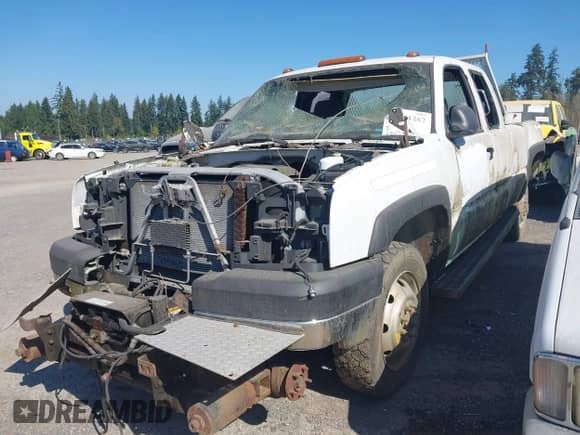 2006 Chevrolet Silverado 3500 с VIN 1GCHK39U56E158656, выставлен на аукционе IAAI как лот 43241267 с пробегом Не указан миль и . История ставок и продаж доступна на DreamBid. Изображение 16.