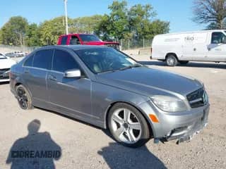2011 Mercedes-Benz C 300 Sport z VIN WDDGF8BB3BR170450, wystawiony jako IAAI lot #43314391 z przebiegiem 161 486 mil mil oraz . Historia ofert i sprzedaży dostępna na DreamBid. Obrazek 1.