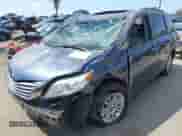 2017 Toyota Sienna XLE Auto Access Seat z VIN 5TDYZ3DC7HS854846, wystawiony jako IAAI lot #43089936 z przebiegiem 135 322 mil mil oraz . Historia ofert i sprzedaży dostępna na DreamBid. Obrazek 2.