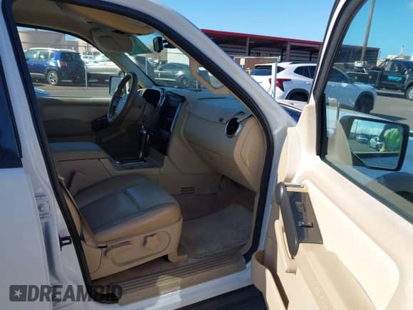 2006 Ford Explorer XLT с VIN 1FMEU63836UA57191, выставлен на аукционе IAAI как лот 43250748 с пробегом 100 786 миль миль и . История ставок и продаж доступна на DreamBid. Изображение 5.