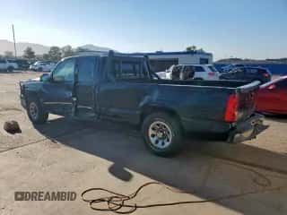 2006 Chevrolet Silverado 1500 LT2 z VIN 1GCEC19T46E245847, wystawiony jako Copart lot #82119435 z przebiegiem 330 323 mil mil oraz Szkoda całkowita • Salvage title. Historia ofert i sprzedaży dostępna na DreamBid. Obrazek 2.