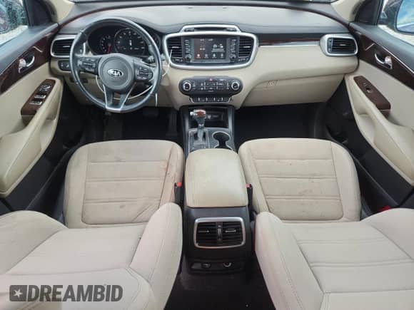 2017 Kia Sorento LX z VIN 5XYPG4A56HG232880, wystawiony jako Copart lot #64356535 z przebiegiem 73 193 mil mil oraz Szkoda całkowita • Salvage title. Historia ofert i sprzedaży dostępna na DreamBid. Obrazek 8.